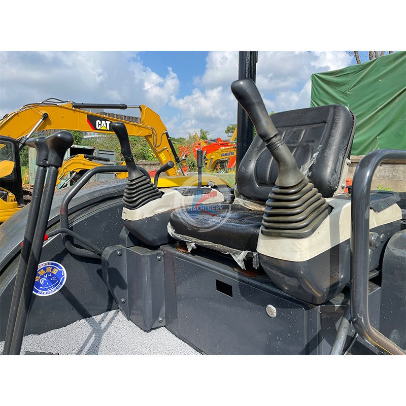 Japan used machinery 3 ton 4 ton 5 ton small backhoe Komatsu pc40 pc50 mini excavators used for garden cheap price excavator