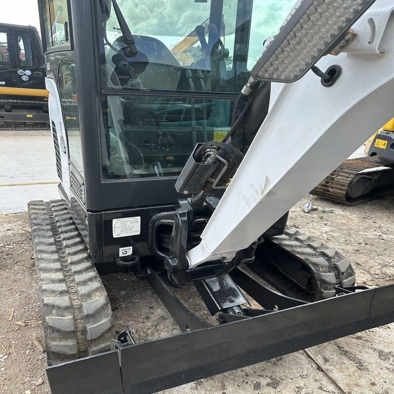 Used 2ton mini excavator Bobcat E20 secondhand mini digger CE EPA certified Low price excellent performance engineering machine
