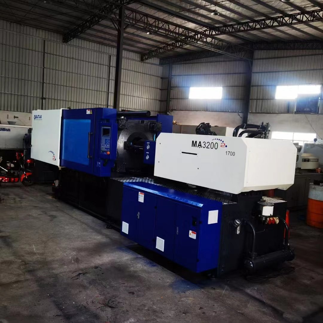 China Domestic 280 tons of Haitian injection molding machine sold, the machine is new and unused plastic injection machine