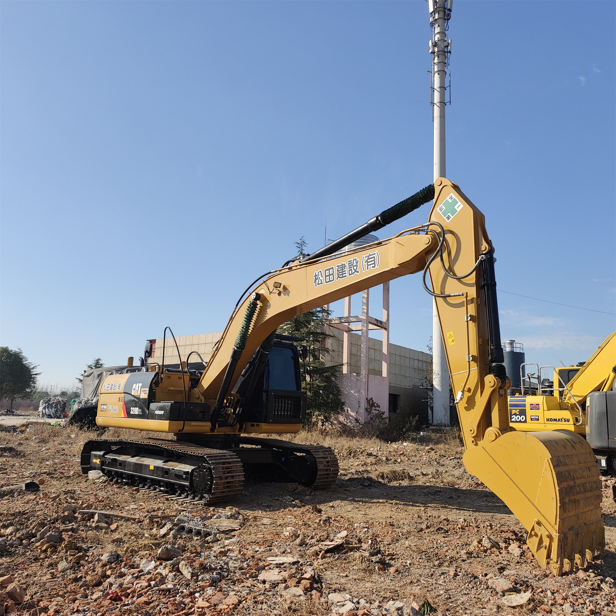 Many Caterpillar CAT320D2 popular used machinery with cheap price