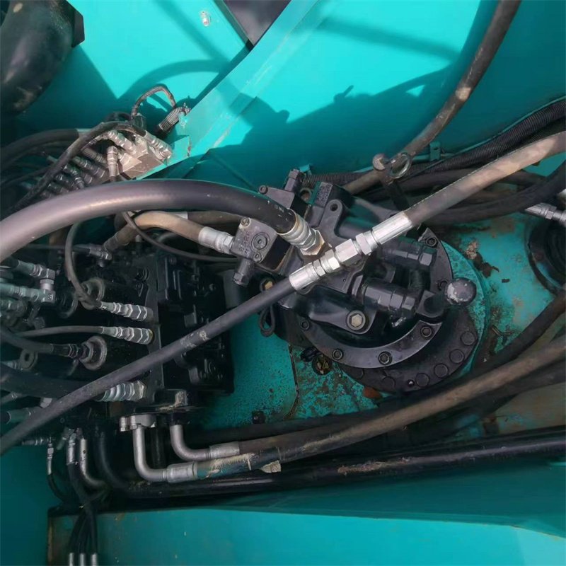 Used Japanese Kobelco Sk200 Crawler Excavator Digger Secondhand Machine with Good Condition