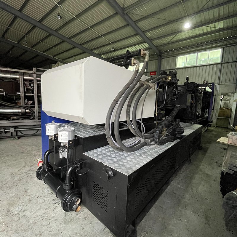 Automatic Injection Molding Machine Bottle Water Preform Injection Molding Machine Lid Blow Molding Machine 650T