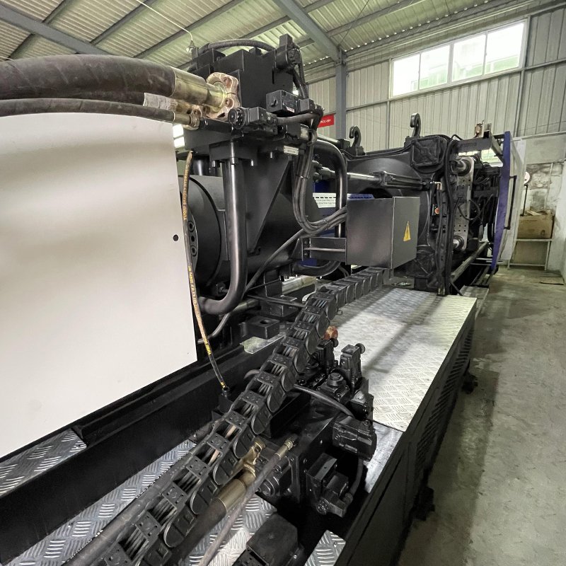 Automatic Injection Molding Machine Bottle Water Preform Injection Molding Machine Lid Blow Molding Machine 650T