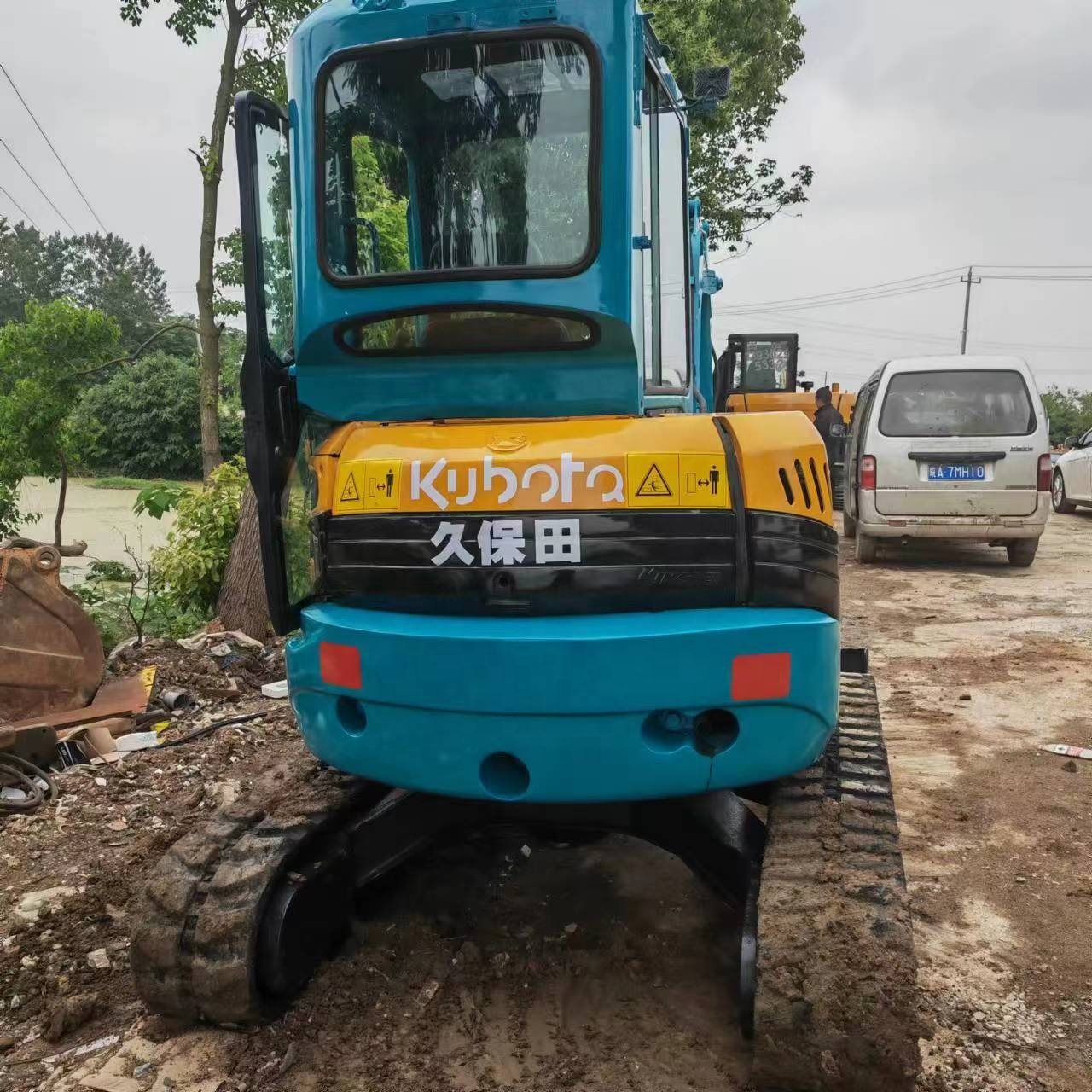 good condition high quality 3.5ton with cabin kubota U35 mini excavator
