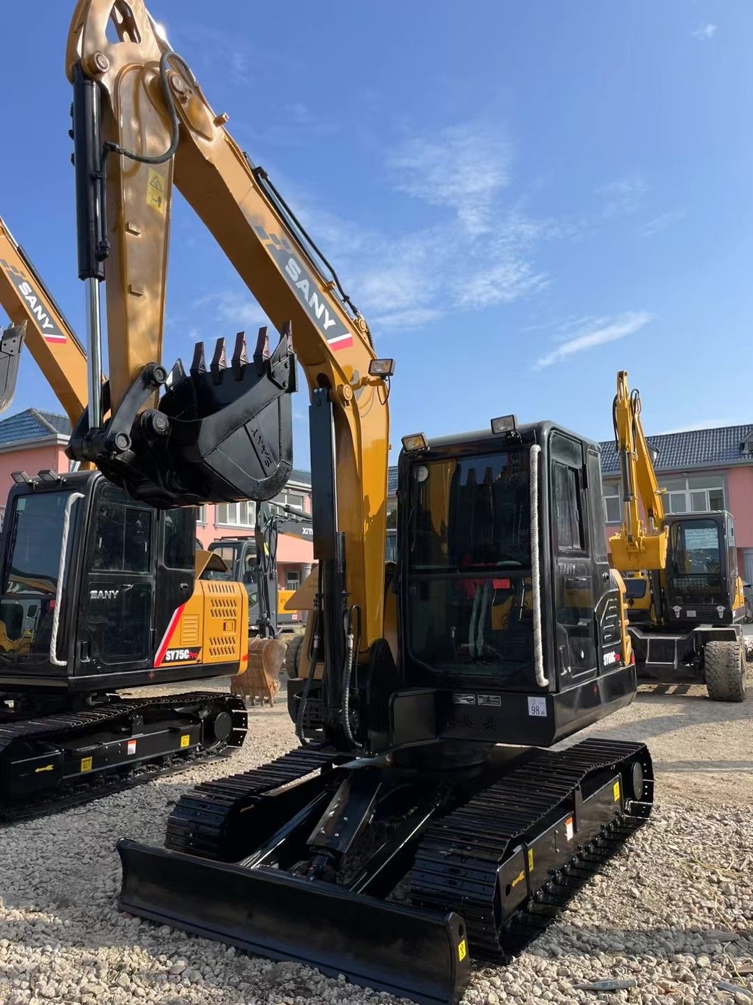 Used Excavator Machine SANY 60,second-hand Excavator Isuzu Engine Provided Kawasaki 3 Ton Excavator Kubota Engine 6 Ton 6000