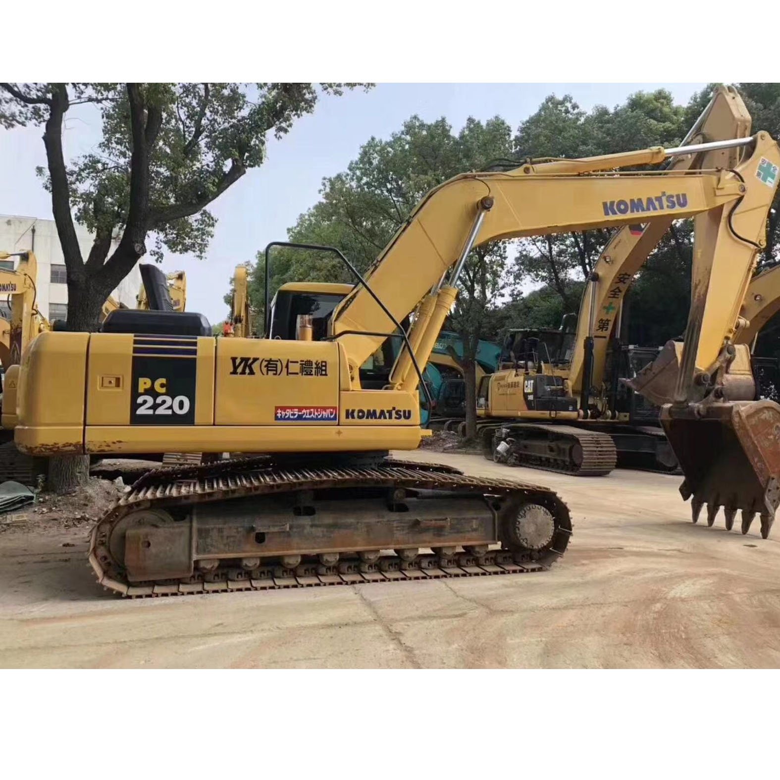 Japan used KOMATSU PC220-7 crawler excavators with high quality second hand used KOMATSU PC220-7 excavator for sale