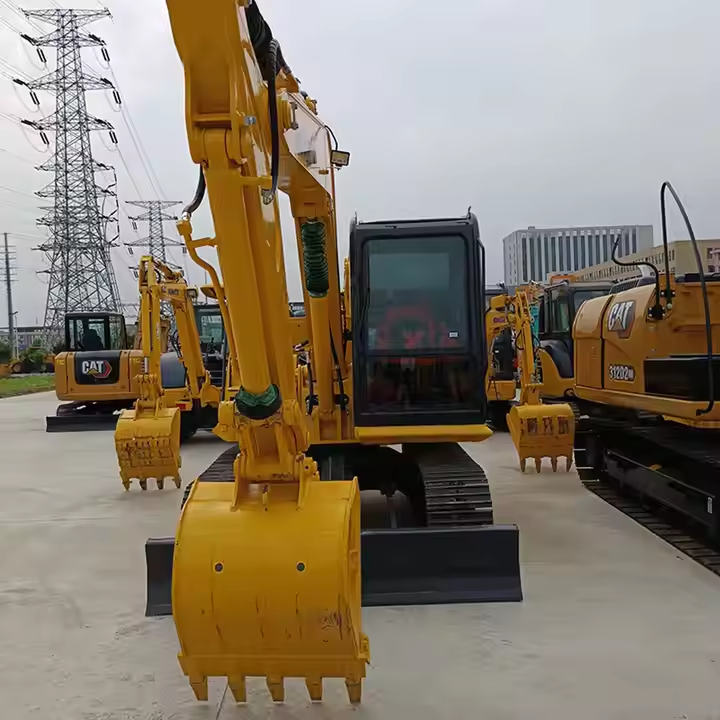 Excellent Condition 7 Ton Used Komatsu PC70-8 Mini Crawler Excavator 48.5KW Engine Farm Use