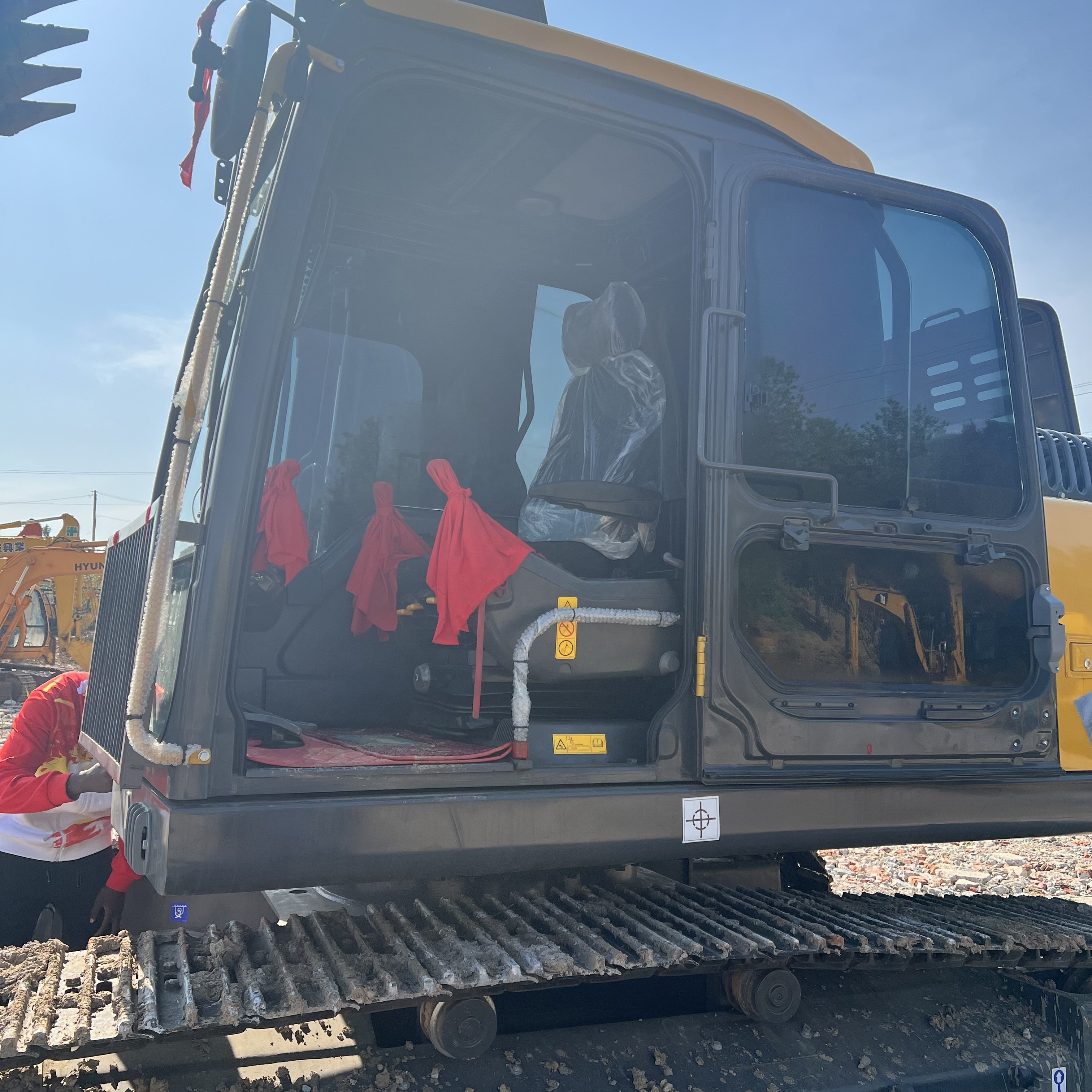 EC210 model number 90% new less working hours used machinery digger volvo 210 excavator