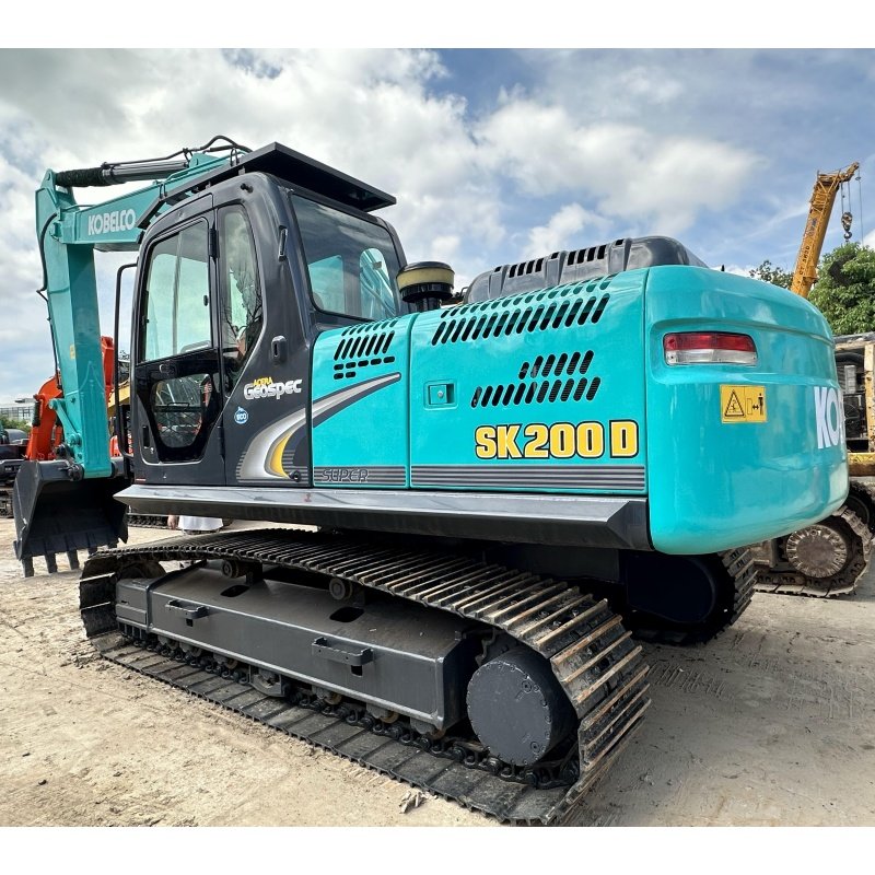 Used excavator 2023 Kobelco sk200 sk210 earthmoving machinery 20ton digger 95%new EPA euro 4 on sale