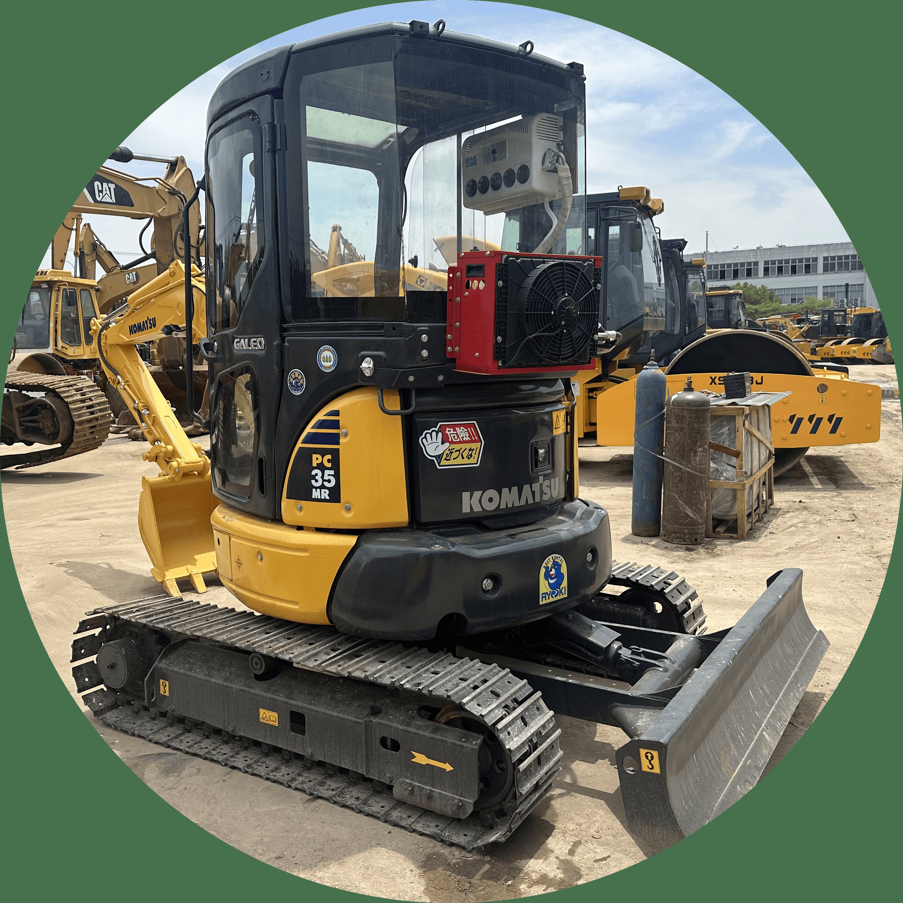 Used Komatsu Excavator Sale Mini PC35 Excavators Komatsu Mini Digging Machines with cab