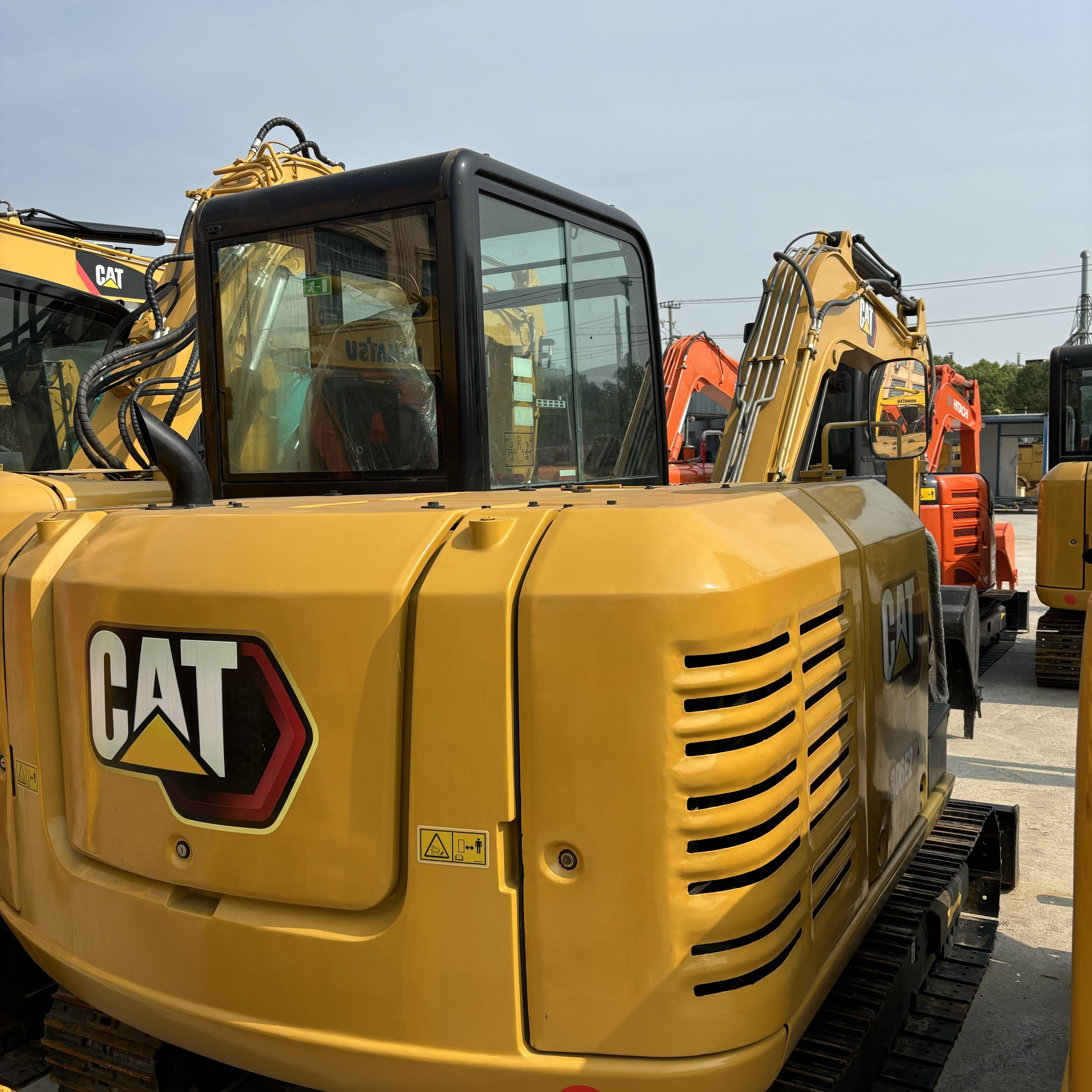 Japan CAT 306E 306E2 306D 305.5 307 308 excavator 95% new retro CAT 305.5 5.5tons with mini excavator bucket