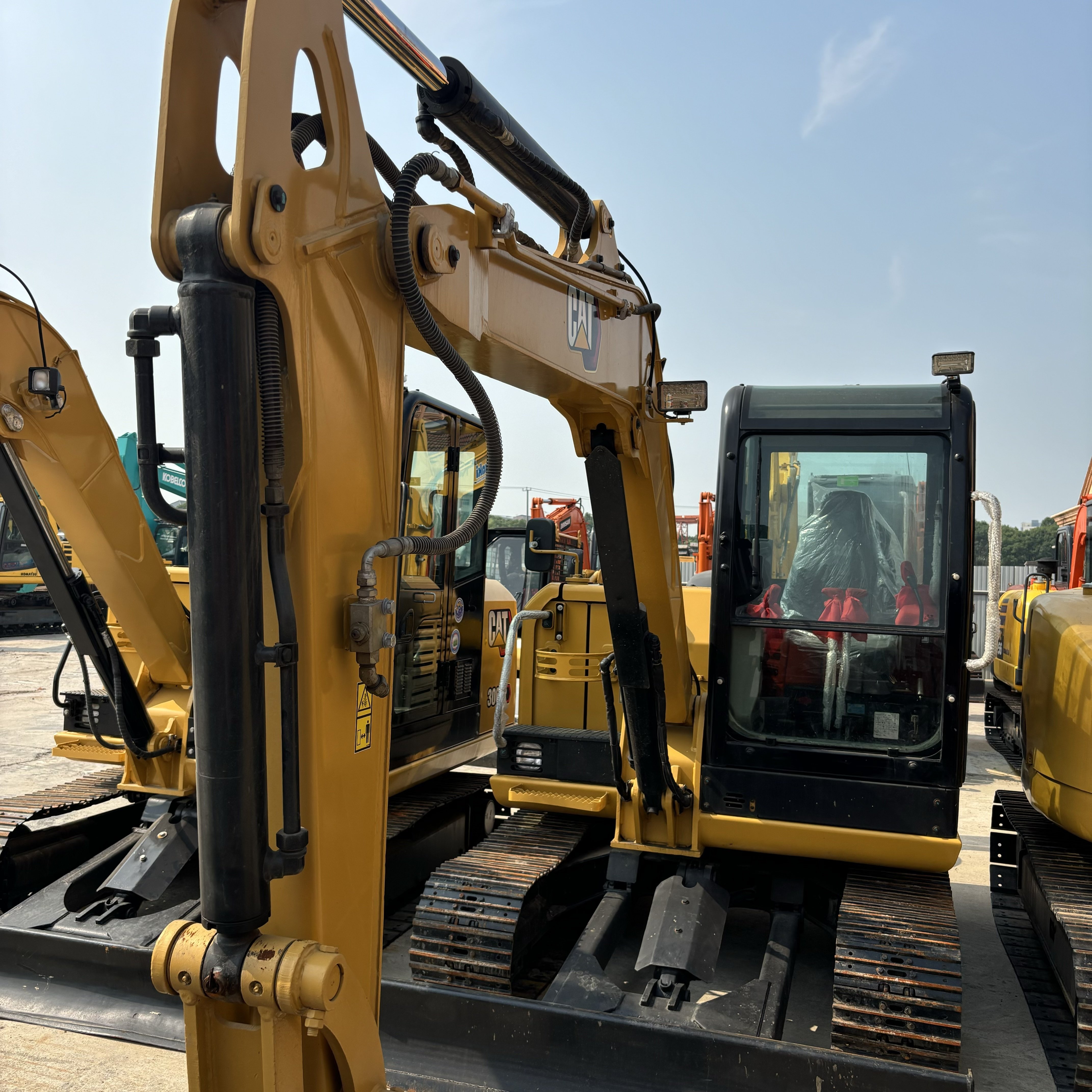 Japan CAT 306E 306E2 306D 305.5 307 308 excavator 95% new retro CAT 305.5 5.5tons with mini excavator bucket