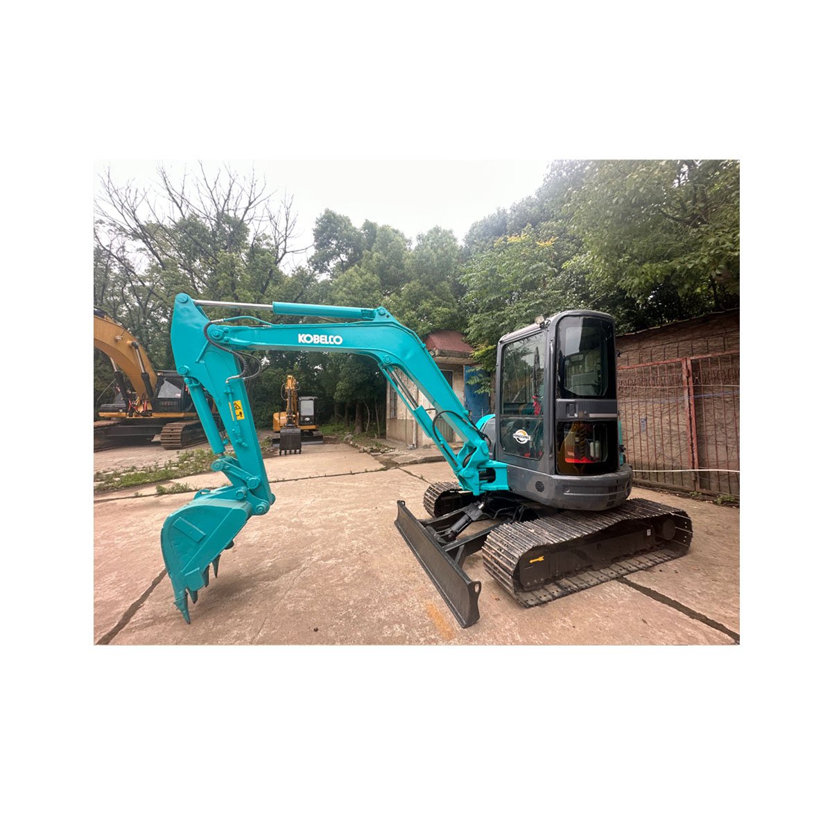 High-end used excavators Kobelco sk55 excavadora mini small excavator 5.5tons digger for sale