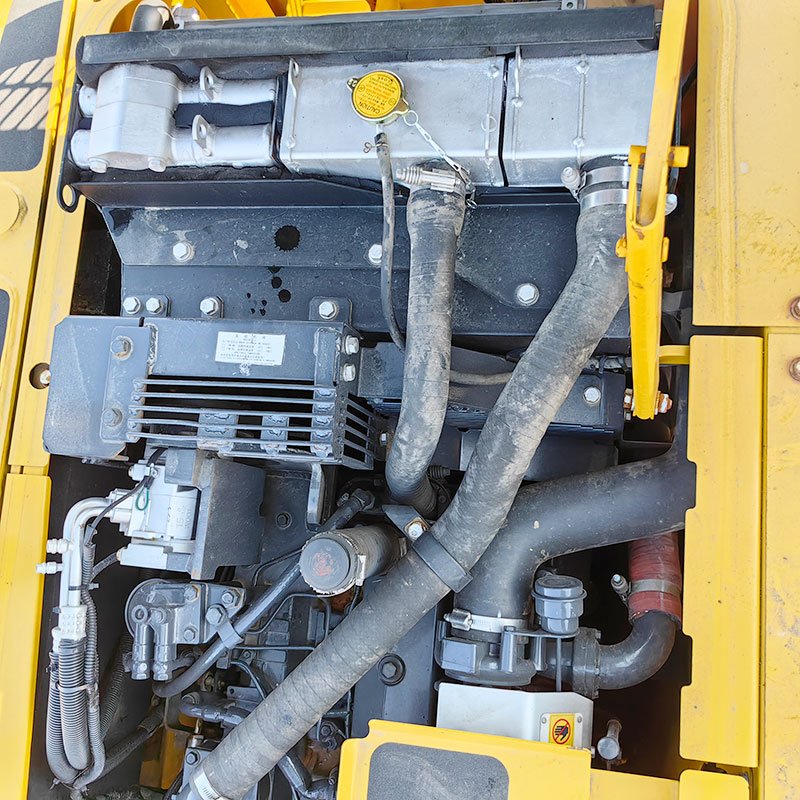 Used Komatsu PC110 excavator small second hand Komatsu 110 excavators 11 ton earth moving digger construction machinery