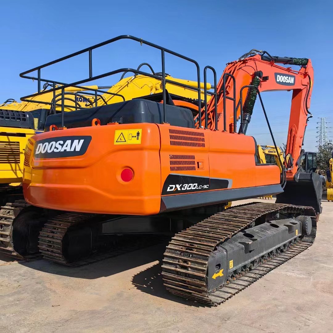 Used DOOSAN 300 excavator excellent in stock Import Original Komatsu Hyundai Kubota Kobelco Caterpillar used excavator for sale