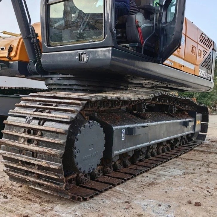 Used Hyundai Excavators Hyundai 225lc-9 Excavator Used Machinery Tractor Forestry Machinery Crawler Excavator Digger