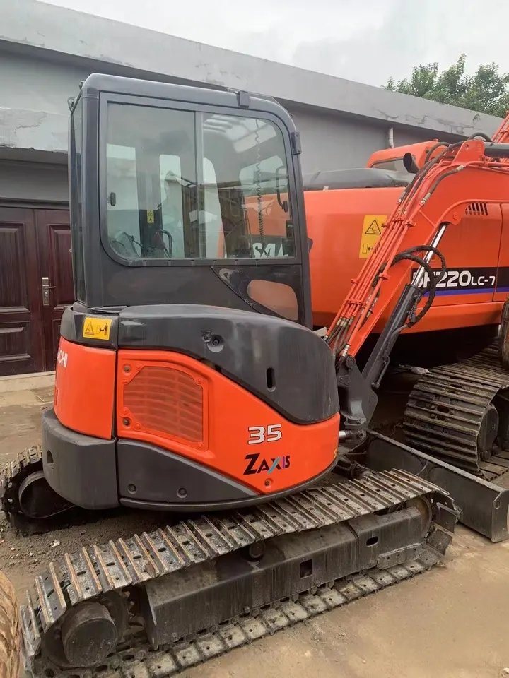 Japan imported used excavator hitachi ZX35 zx35u small excavator 3.5ton used crawler excavator