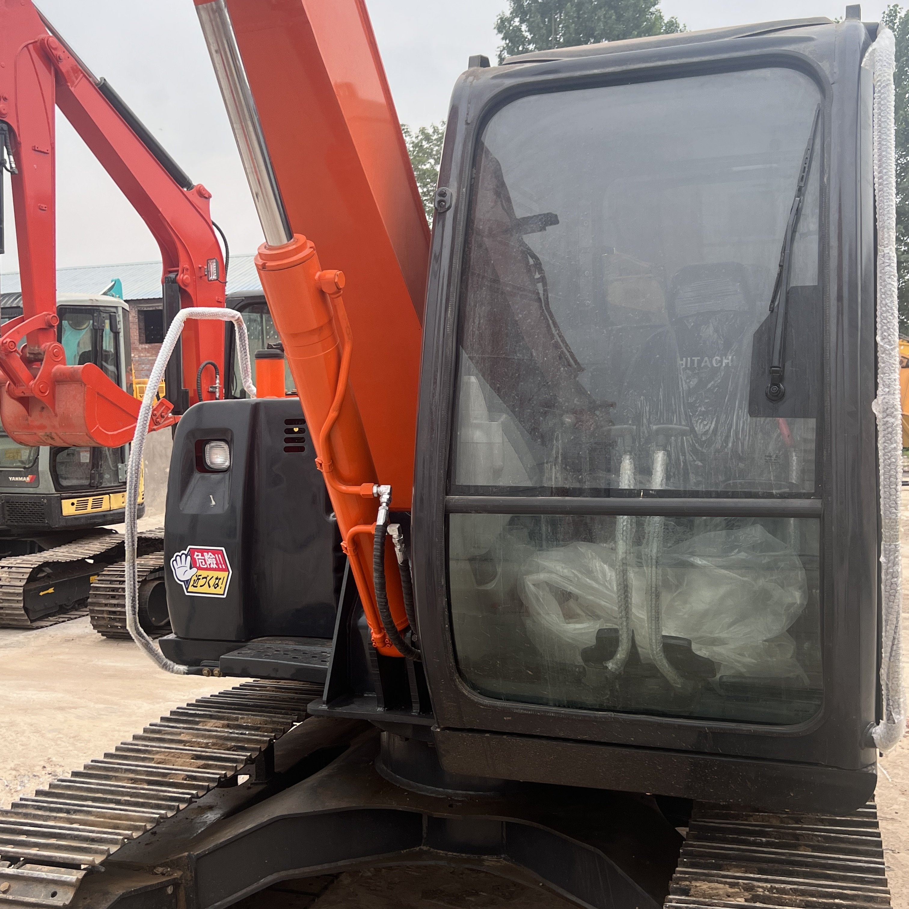 Used Hitachi 60 excavator Japan original ZAXIS60 second hand ZX60 small excavator ZX60 ZX70 ZX120 ZX130 ZX160 ZX200 ZX270