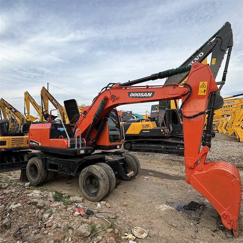 Used Doosan DX150w-9 Wheel Excavator for Construction Korean Origin for Sale