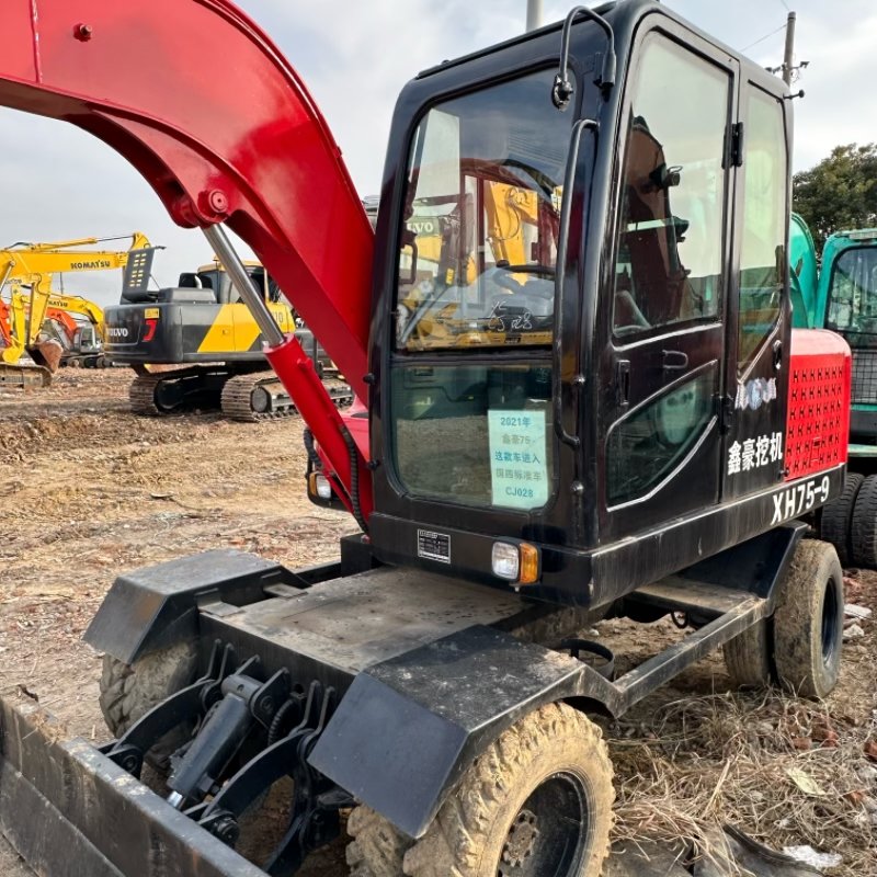 Small and medium-sized construction machinery excavators