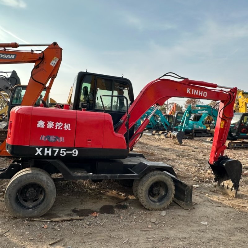 Small and medium-sized construction machinery excavators