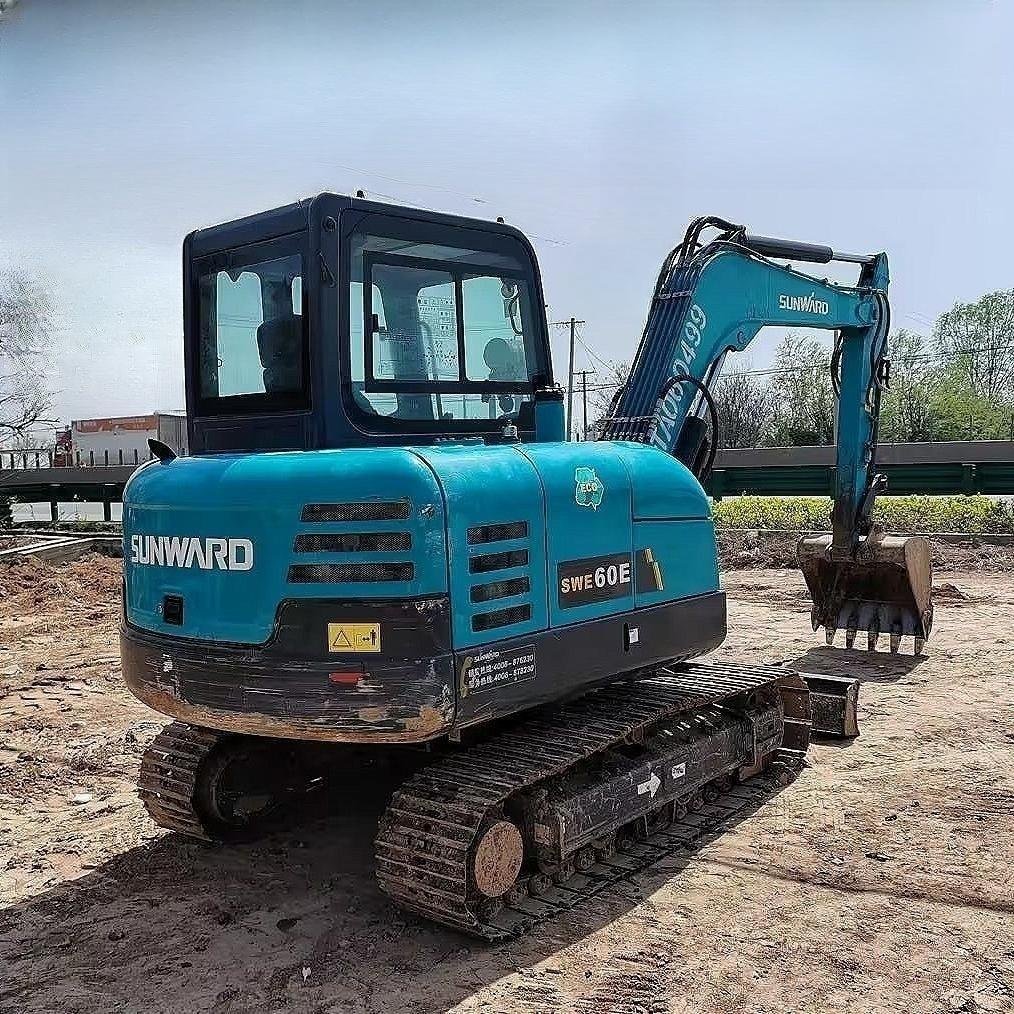 5 Ton 6Ton Smaller Digger of SunWard SWE60E Mini Crawler Excavators Machine Prices for sale