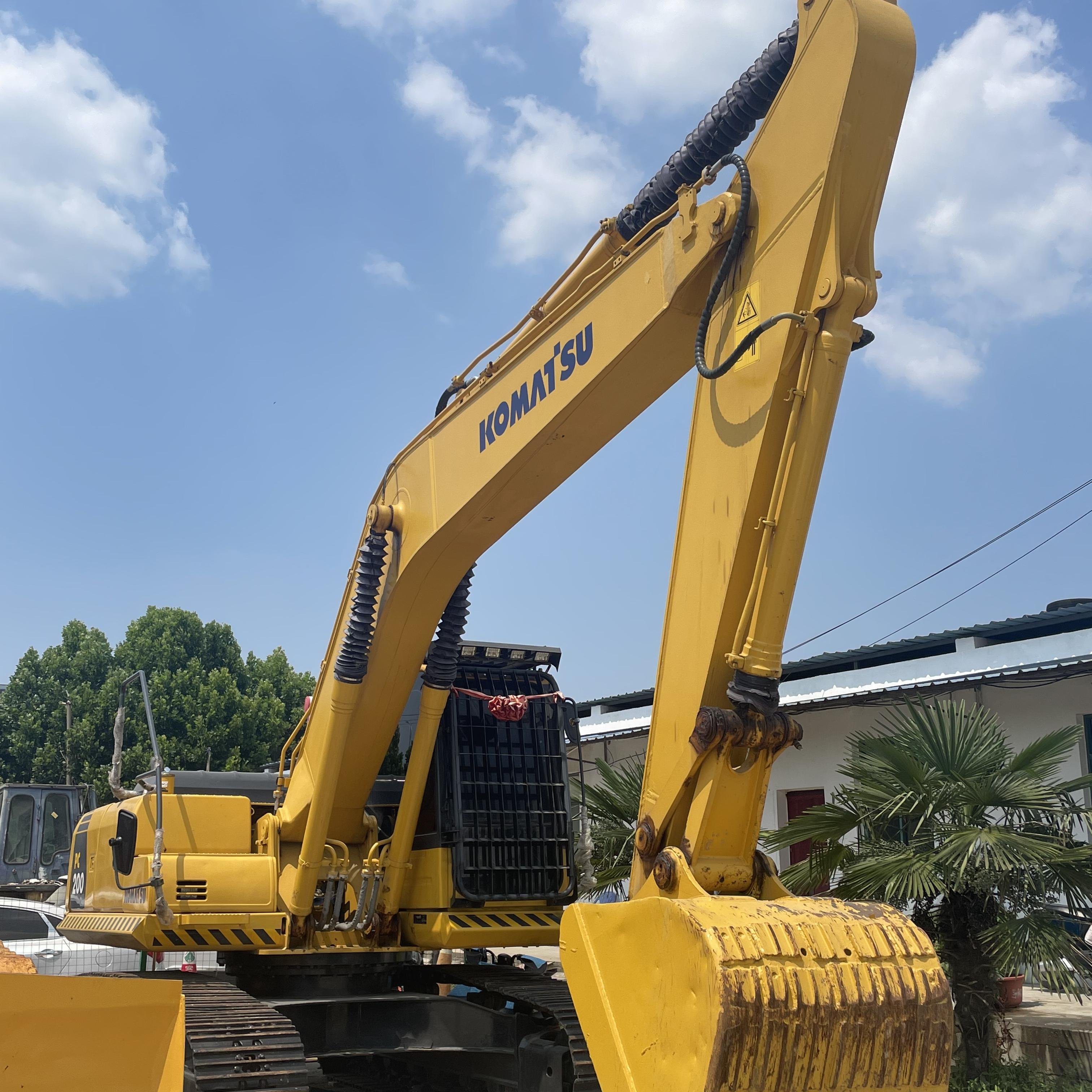 Hot selling construction equipment used Japan Komatsu excavator PC200-8 used machinery for sale