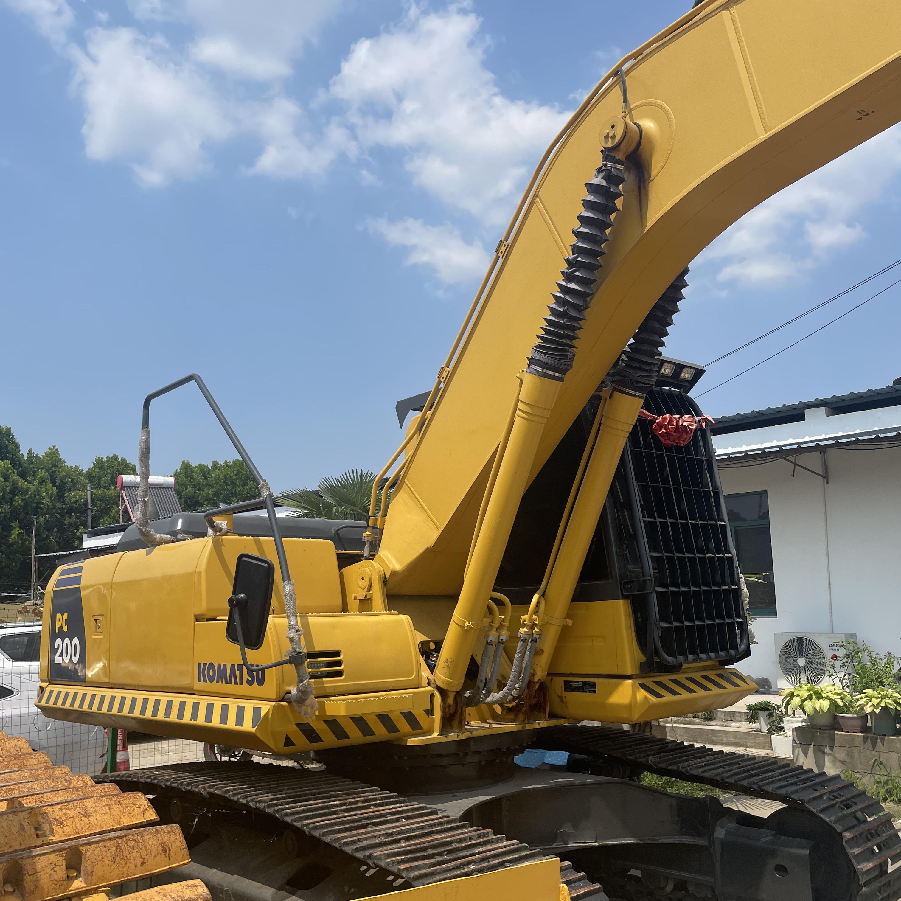 Hot selling construction equipment used Japan Komatsu excavator PC200-8 used machinery for sale