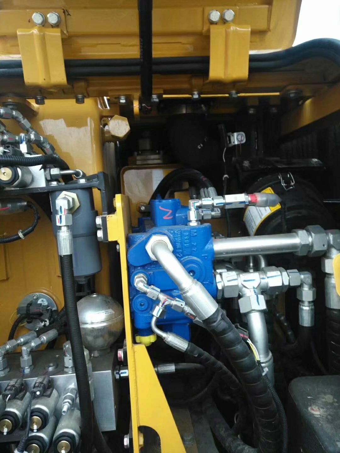 Good condition SANYI 6 ton used small hydraulic wheel excavator SY65W secondhand mini digger