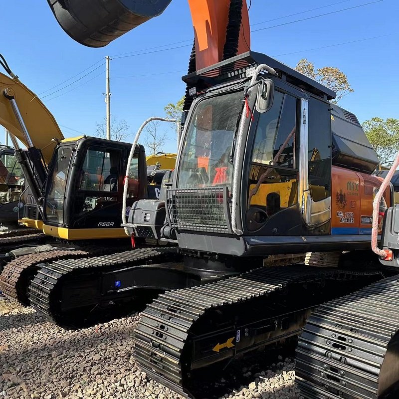 Good condition imported used Japan heavy equipment Hitachi ZX240 24tons construction machinery on sale