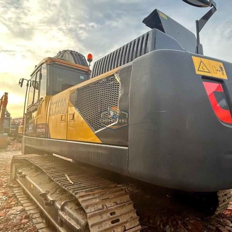 Used original Volvo EC350DL excavator high quality 30 tonnes large machine with core pump motor parts used low price for sale
