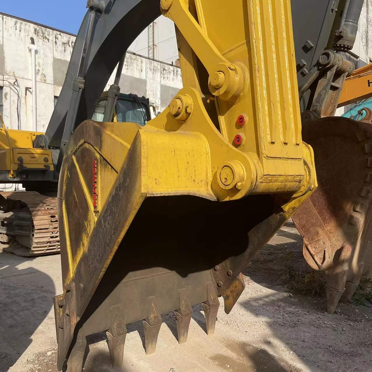 Used Japan Construction Machine Komatsu PC200 Excavator/used Heavy Duty Equipment/Komatsu Used Excavator PC 200 Thumb