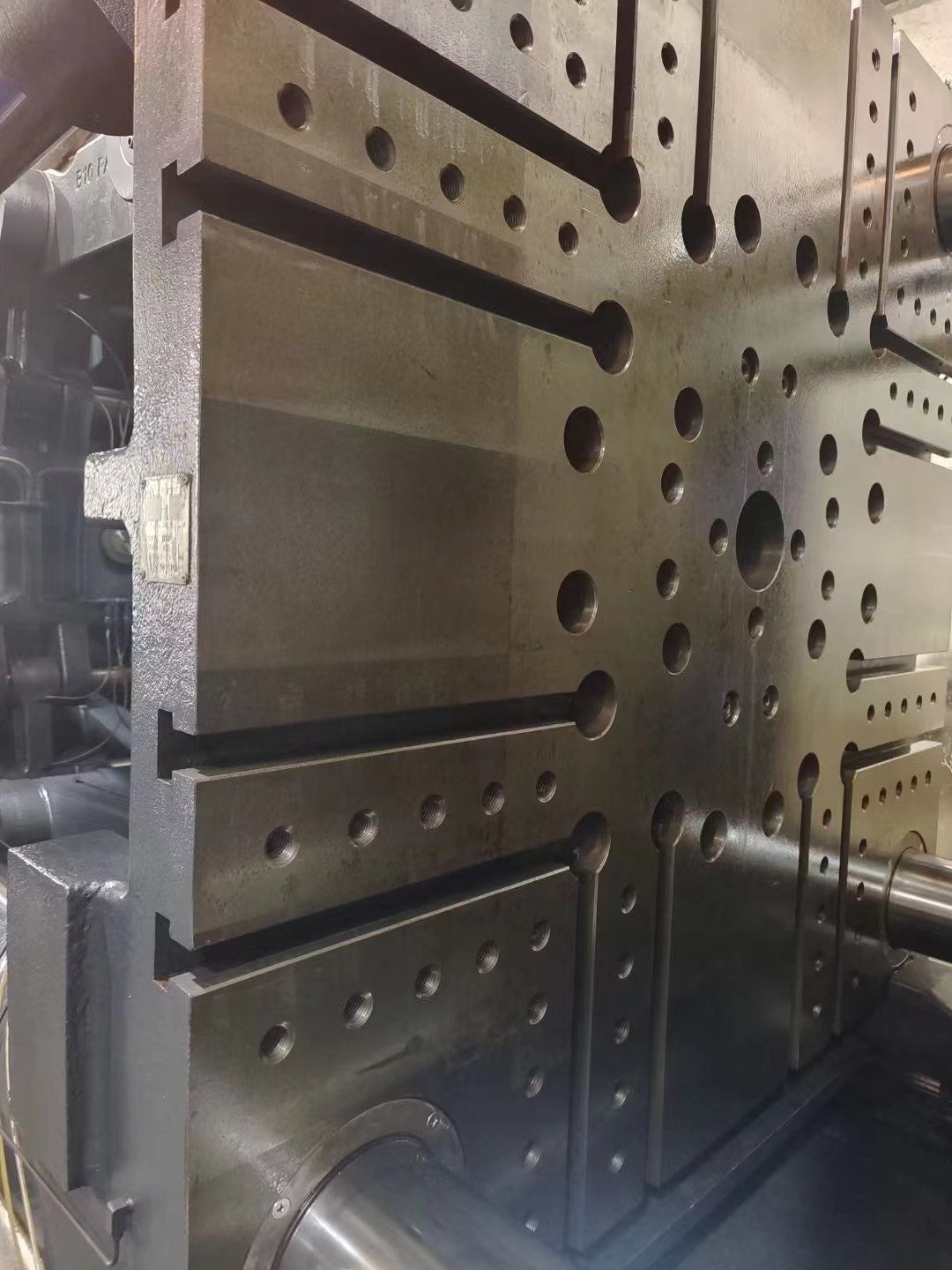 800 tons of Haitian used injection molding machine for sold produce PP.PS, BBS and other plastic products