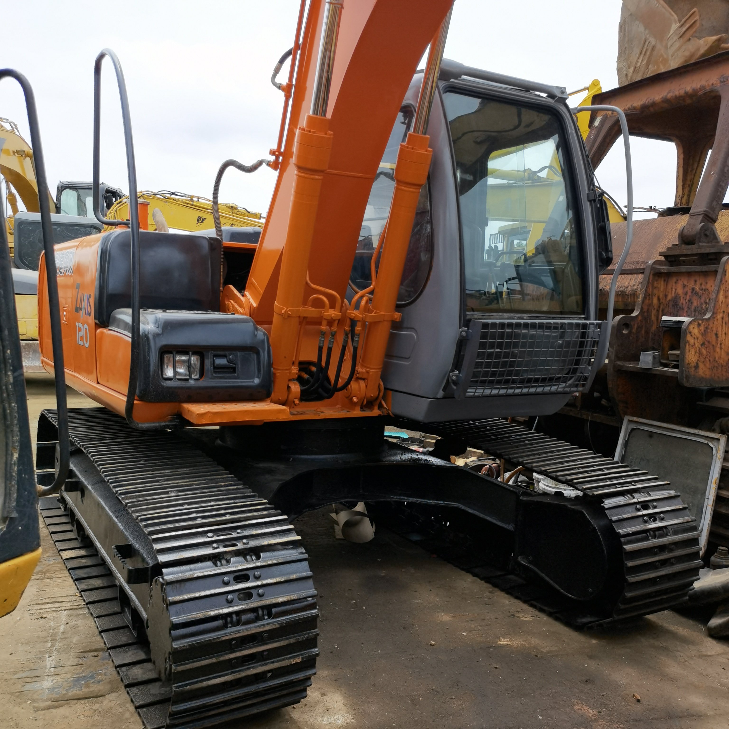 Original Japan Hitachi ZX120 Excavator Hitachi Excavator In Low Price Used Hitachi Excavator For Hot Sale