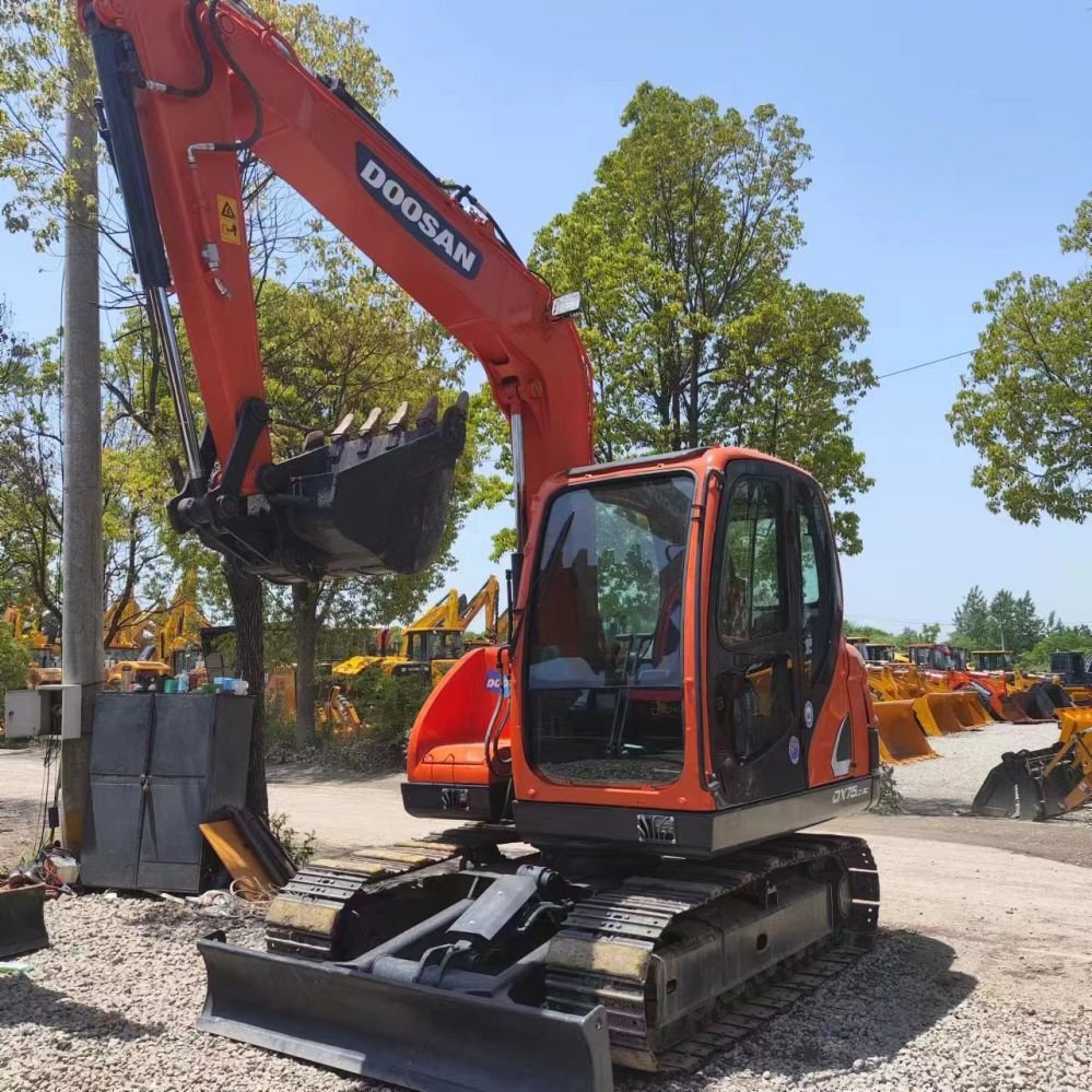 Used doosan dx75 mini excavator original doosan dx60-9 dh60 dx55 dx60-7 dx80 dx75-9C used Doosan 55 60 75 80 low price