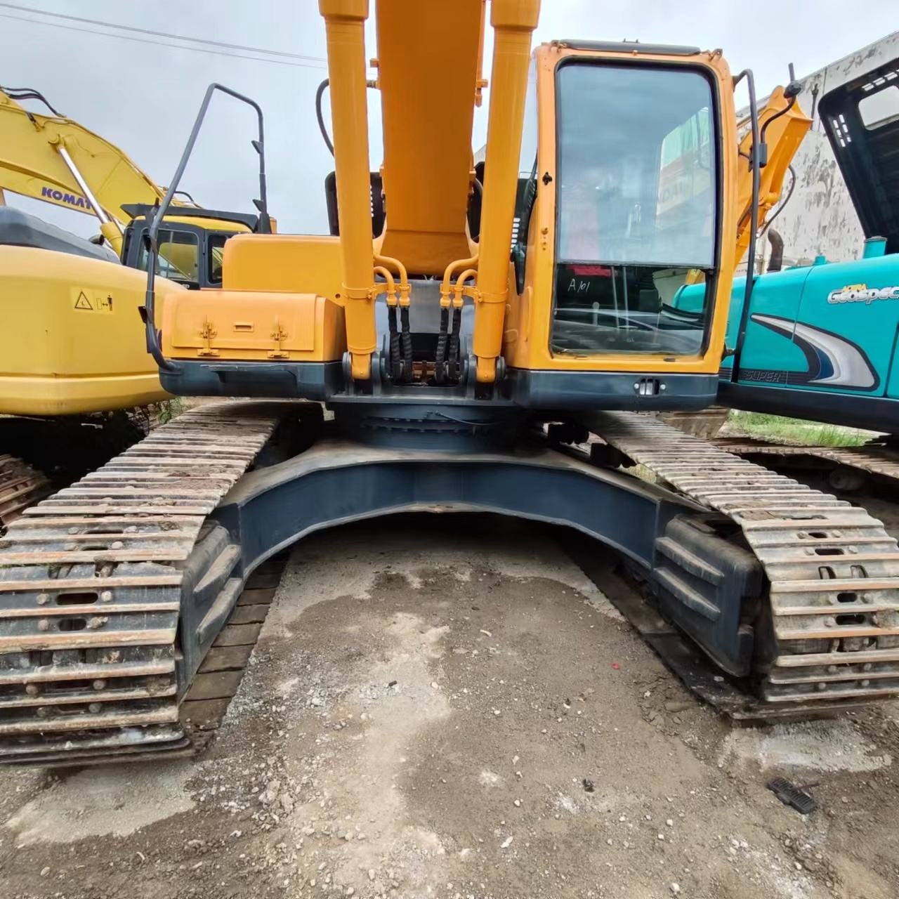 Used Construction Hyundai Excavator 305 300 220 Crawler heavy digger machine and spare part cheap price for sale