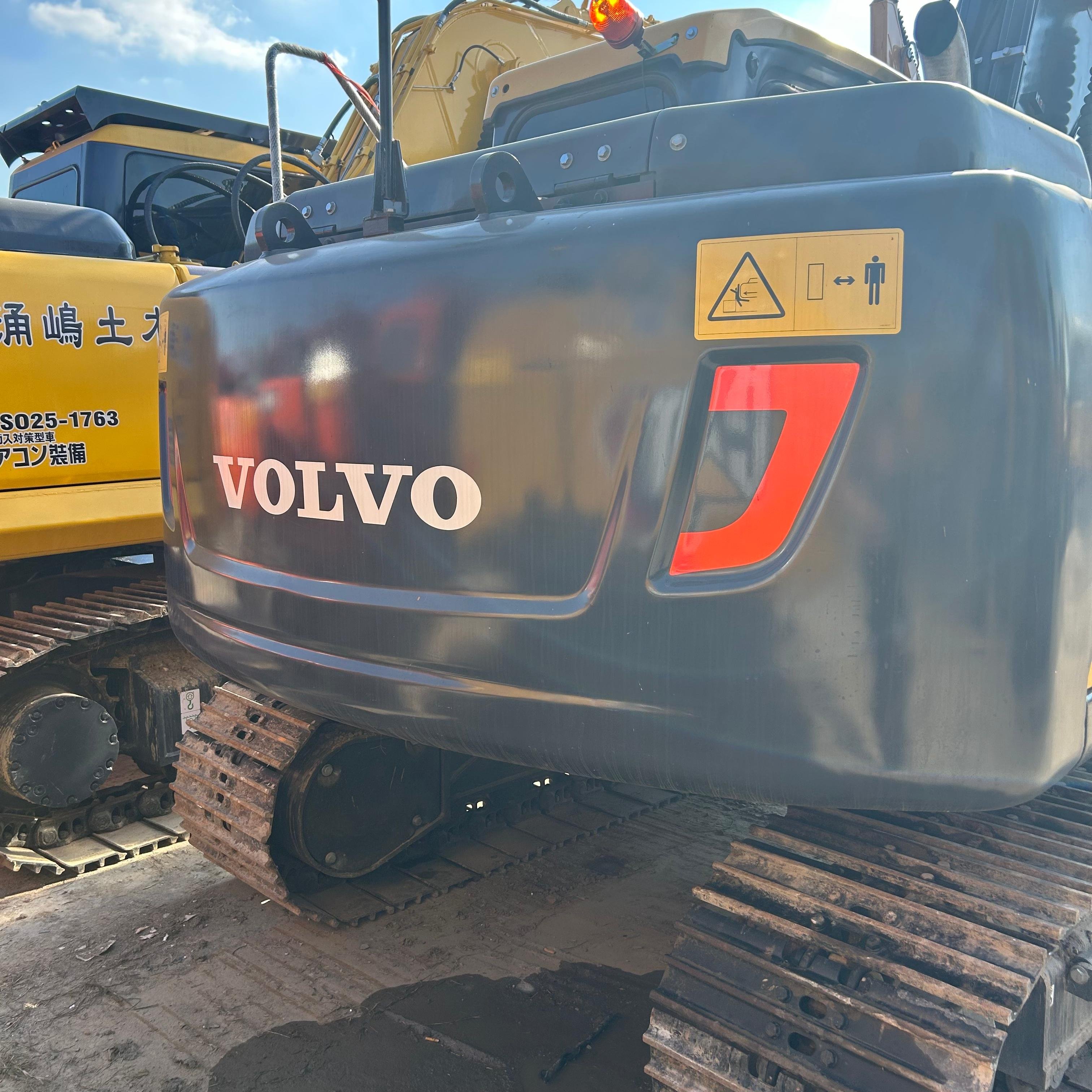 Versatile Used Volvo Construction Machinery EC140 10-Ton Excavator for Sale
