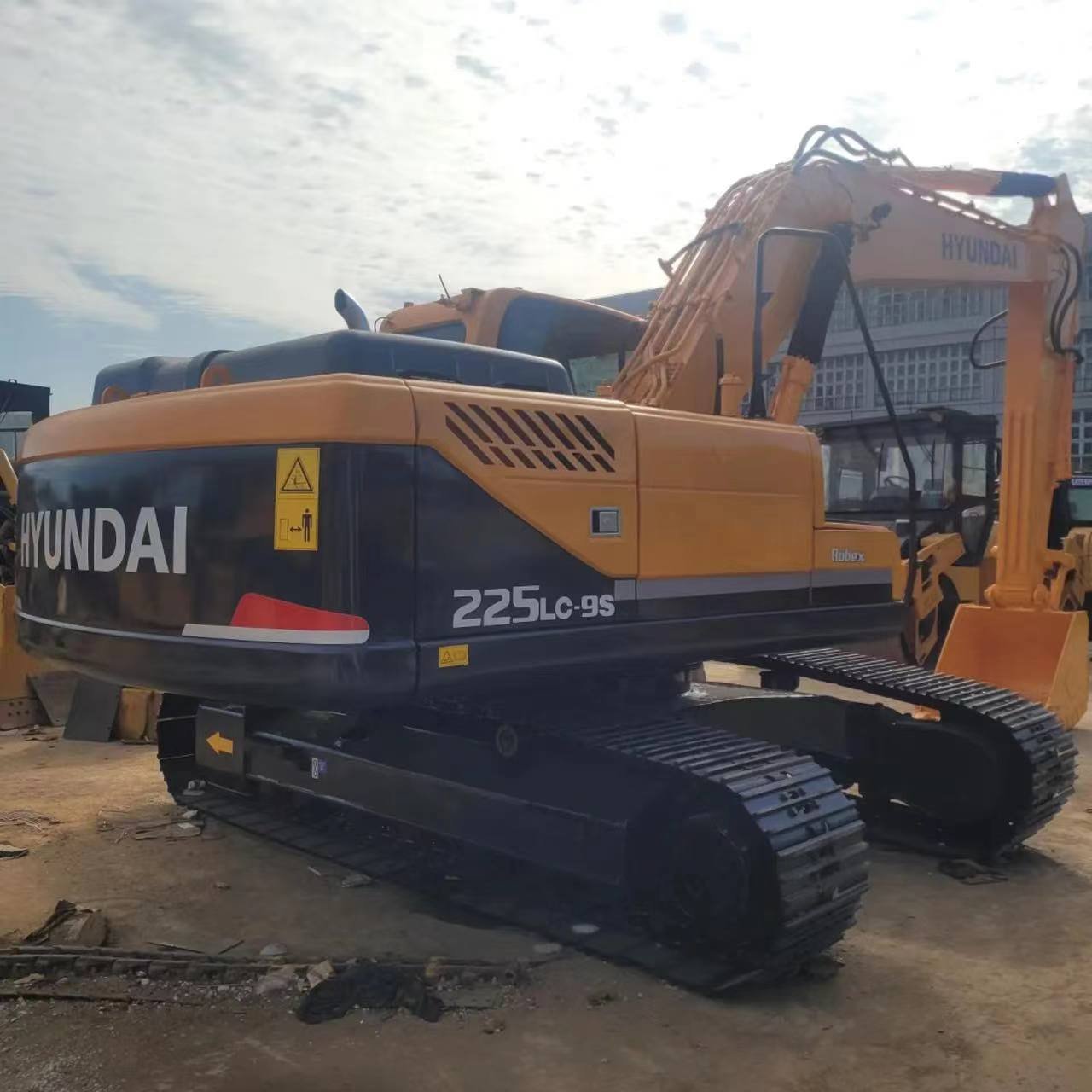 2020 Hyundai 220lc-9s Used Excavator 20 Ton Construction Machinery on Sale Original from Korea Robex Series