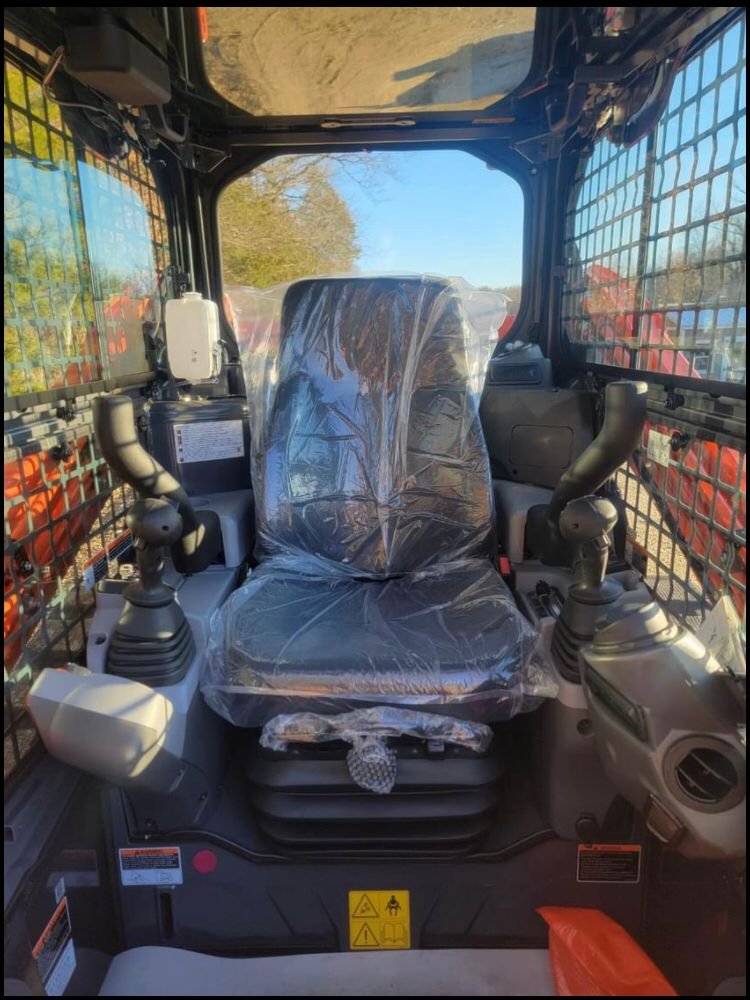 used Kubota SVL 75-2 Tracked Skid Steer Loader 4WD Tractor With Front End Loader Construction Machine
