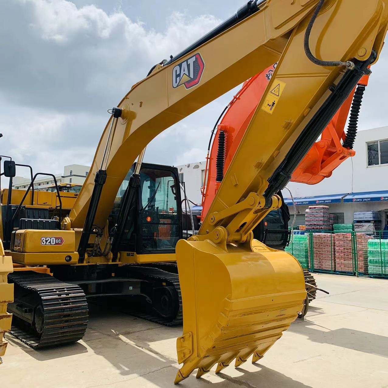 Used Caterpillar excavators used CAT320GC CAT320GX CAT320D CAT320D2 Excavator used 20 Tons Track Hydraulic excavator