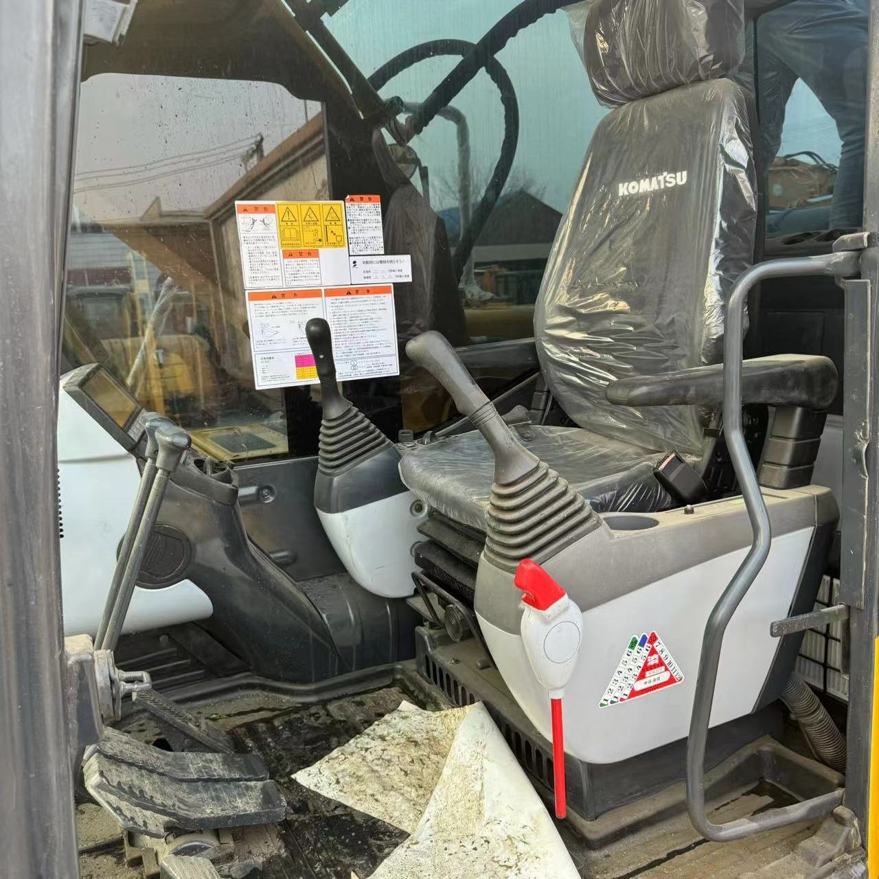 Factory Price second-hand Komatsu PC200 crawler excavator with Low Price used Komatsu PC200 digger cheap in stock