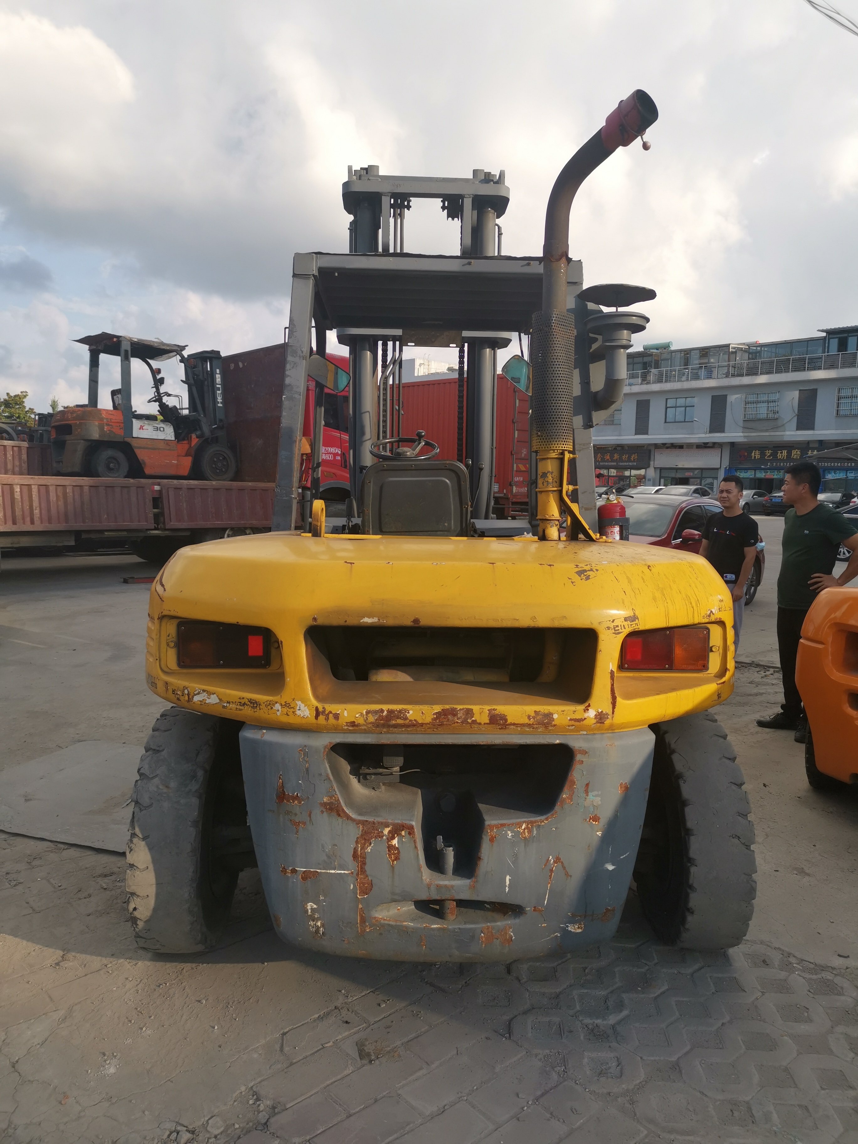 reasonable price Japan 90% new Hydraulic komatsu 7 ton fd70 second-hand used diesel forklift FD 70
