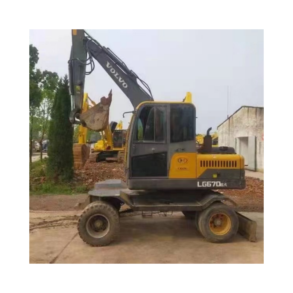 Used Wheel excavator volvo brand LG670 6 TON wheel excavator with good condition