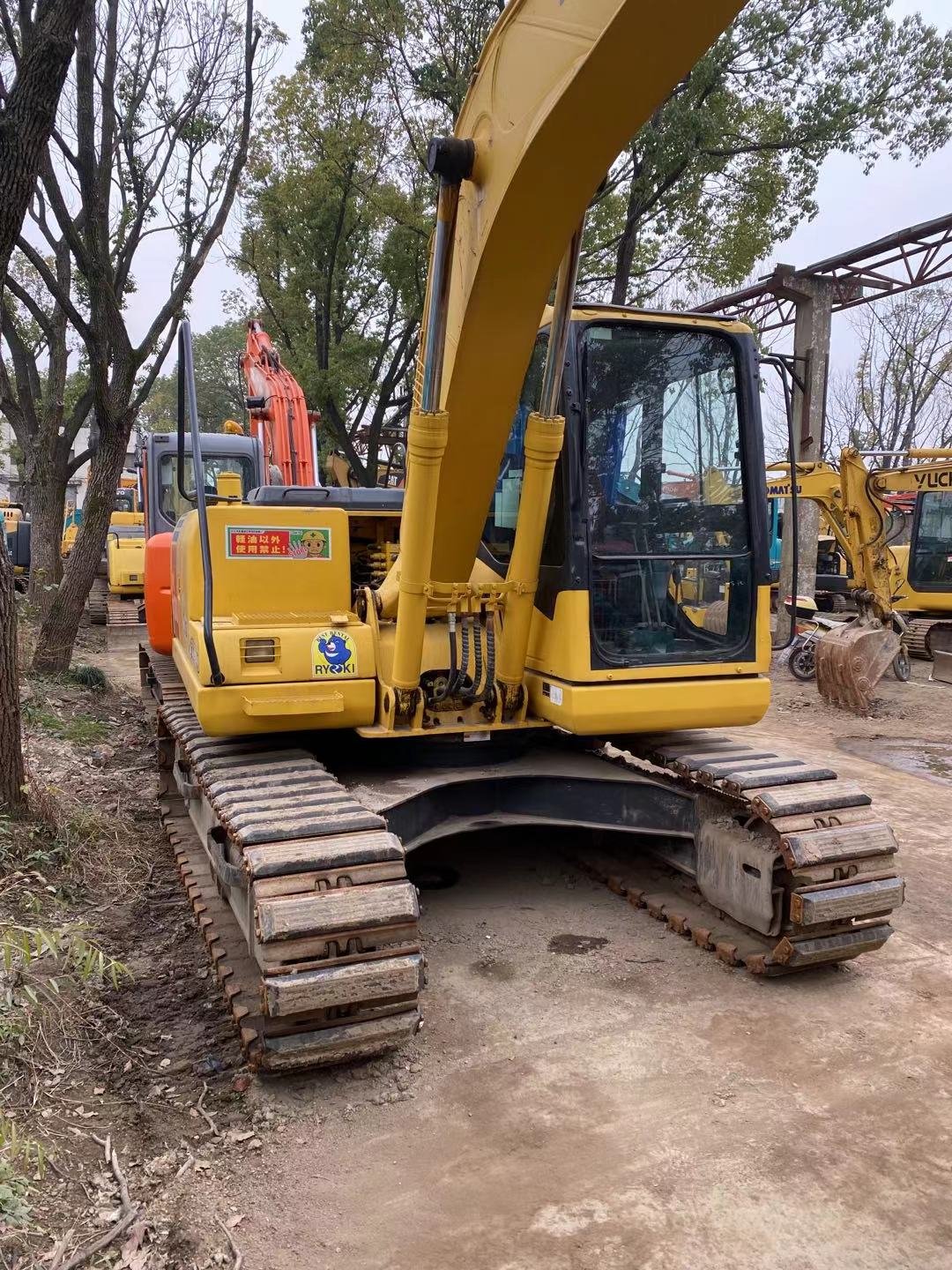 ZiHui Used Komatsu 130 excavator hydraulic crawler digger machinery with cheap price for sale backhoe excavator