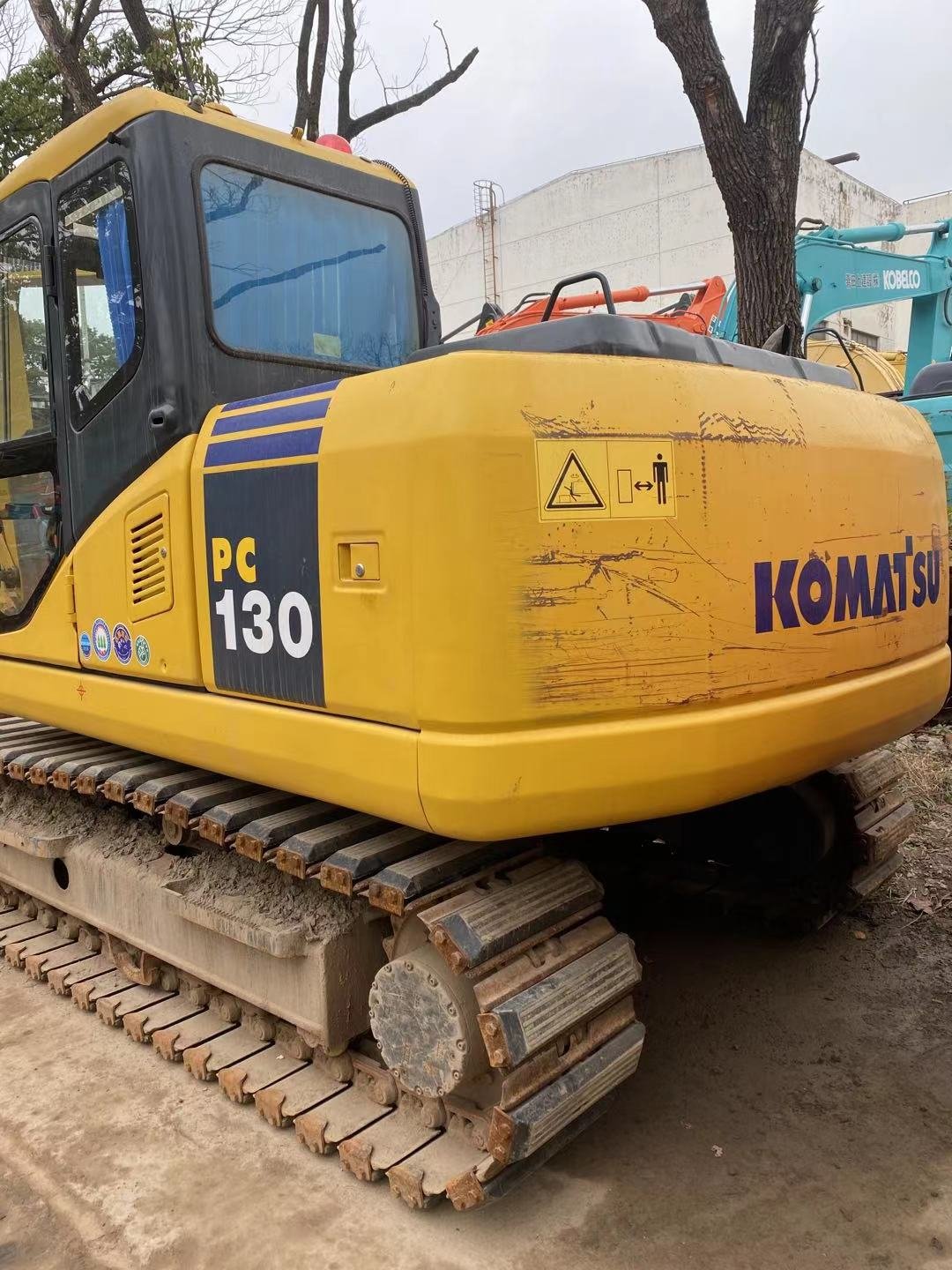 ZiHui Used Komatsu 130 excavator hydraulic crawler digger machinery with cheap price for sale backhoe excavator