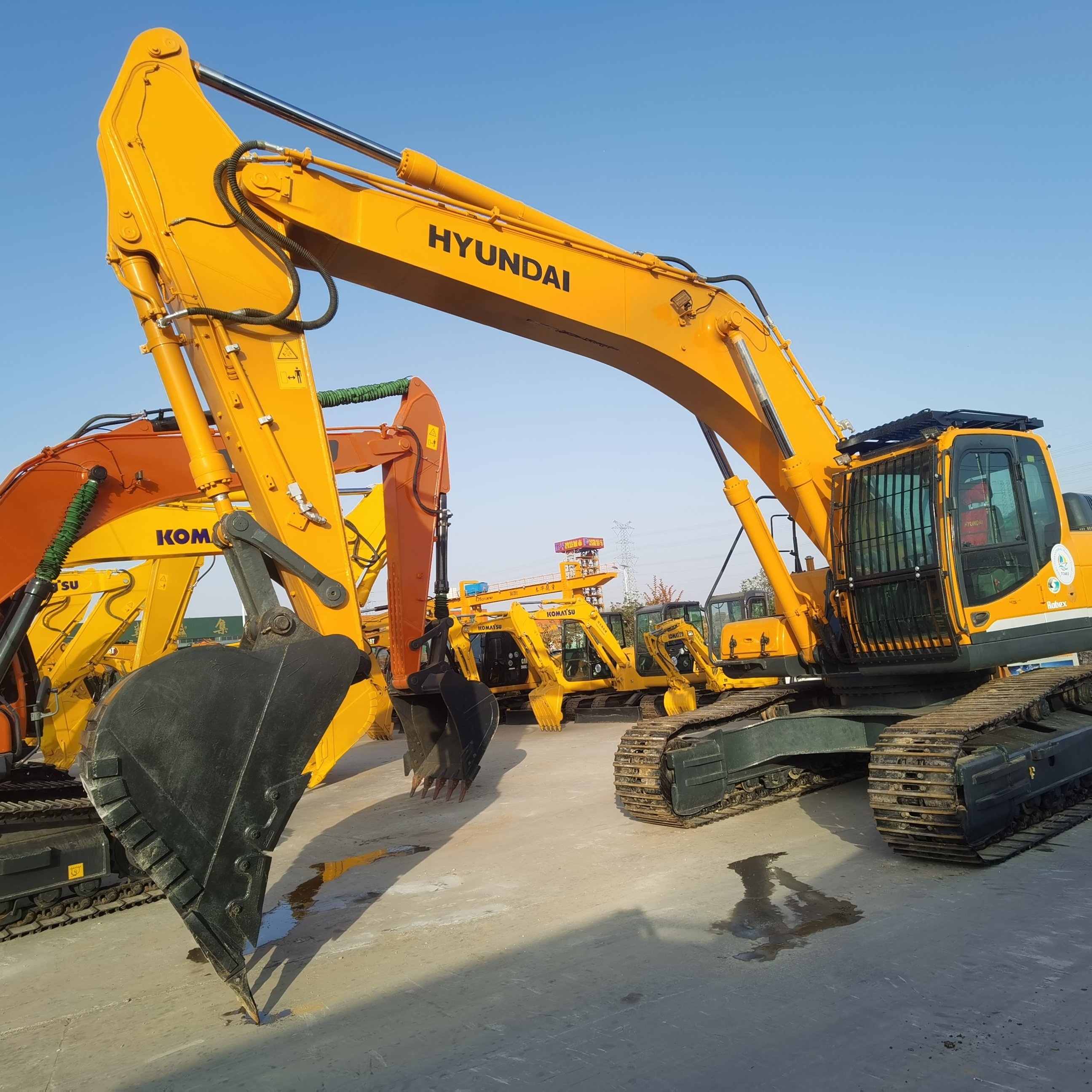 Hydraulic HYUNDAI R305LC-9T 305 Low Price Used Machinery 210W - 9 305 LC 9T 225L 2 Used Excavator Machine Original