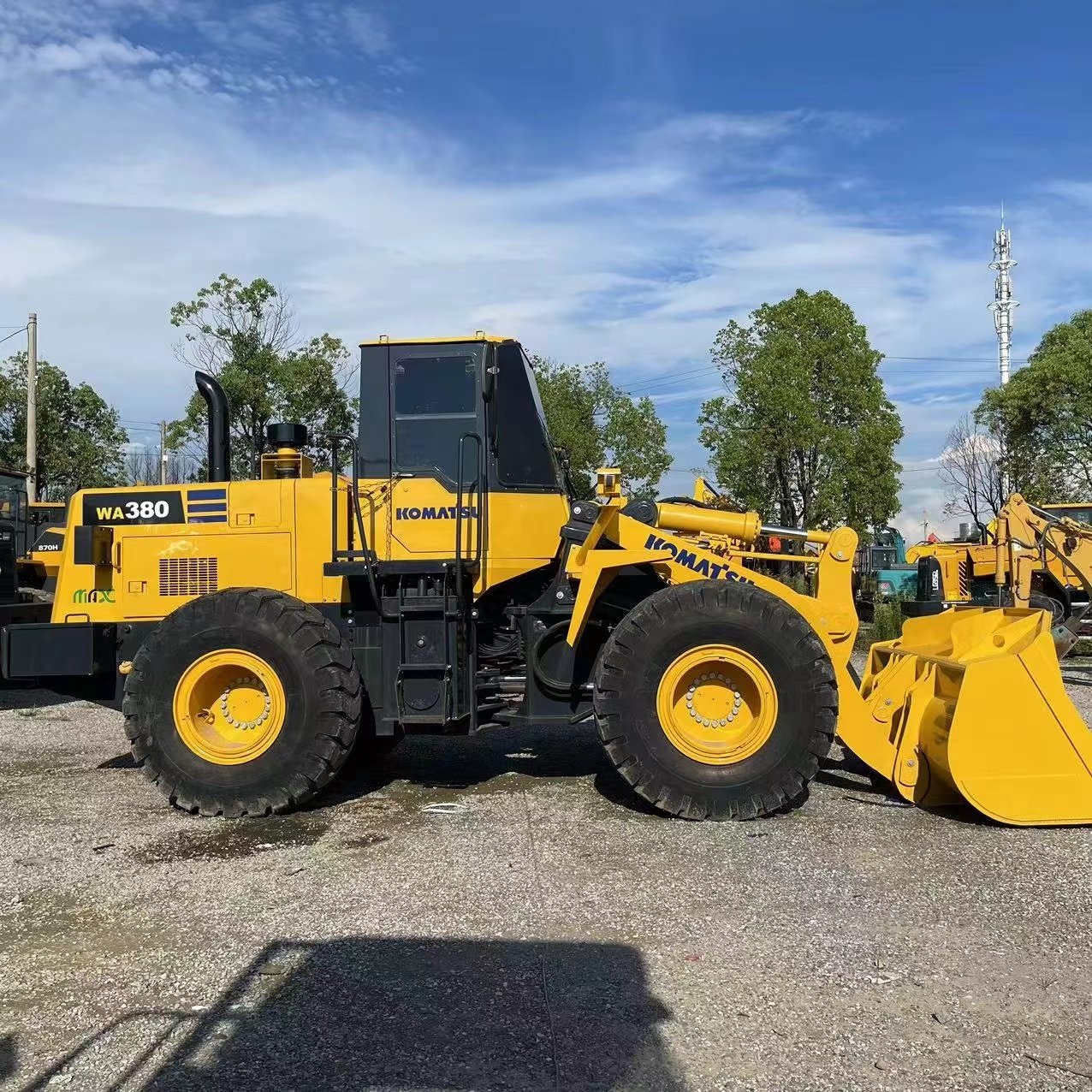 Cheap Hot Sale Used Komatsu WA380 Wheel Loader Japan Original 90% New Heavy Duty Equipment Earthmoving Machinery