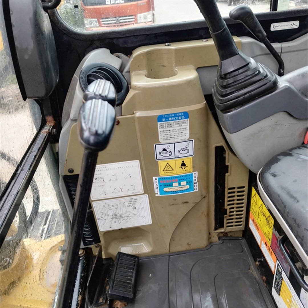 90% new mini excavator Carter 303 Japanese original Caterpillar used excavator for sale at a low price