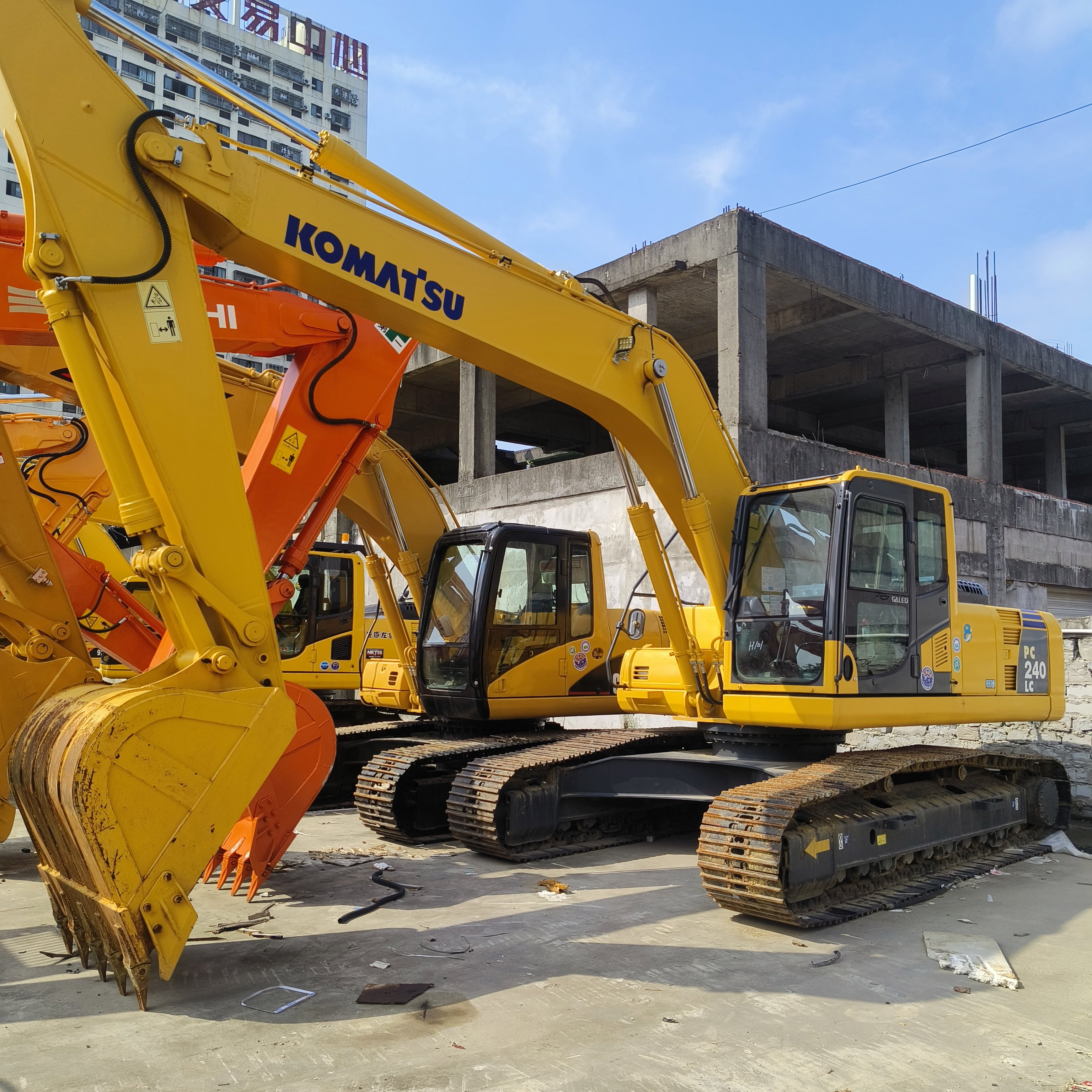 Original used excavators KOMATSU PC240LC 24TON With Little Working Hours Digger Hydraulic Machinery