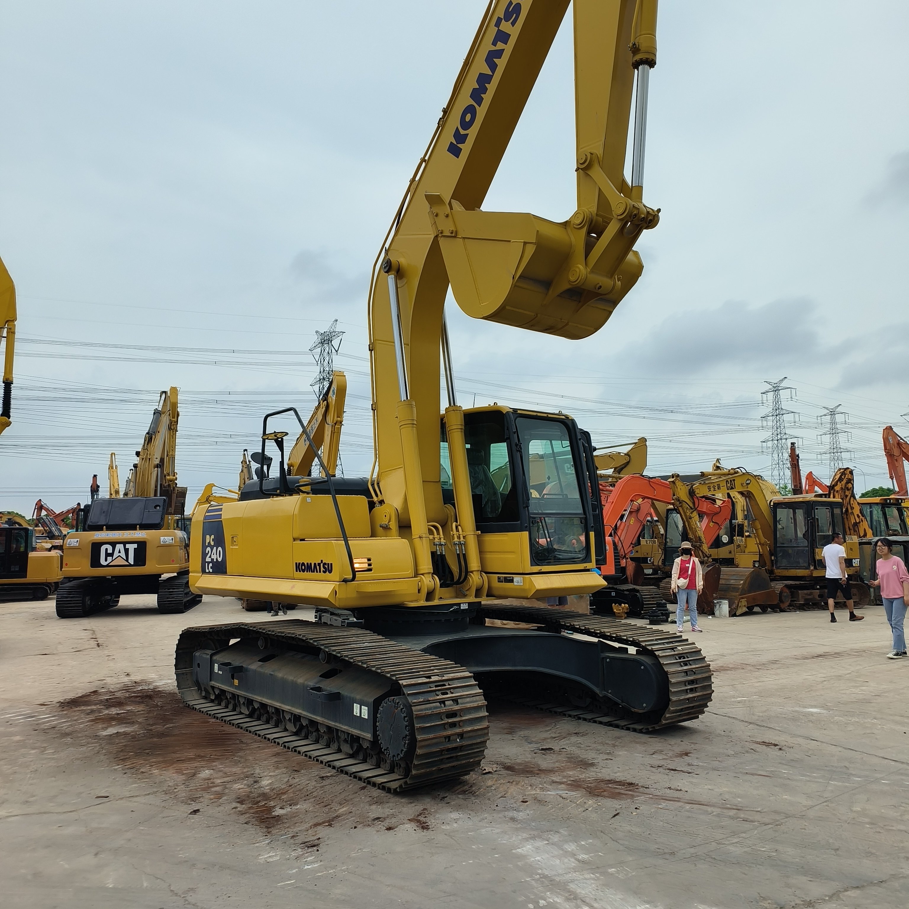 Original used excavators KOMATSU PC240LC 24TON With Little Working Hours Digger Hydraulic Machinery